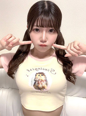 月菜子（るなこ）人差し指を頬に当てるポーズ