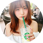 スターバックスコーヒー飲んでる れみ