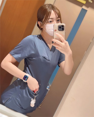 この歳で言えないよ