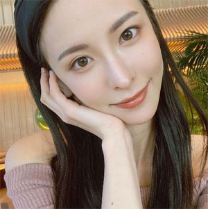 翡翠実子、会社社長