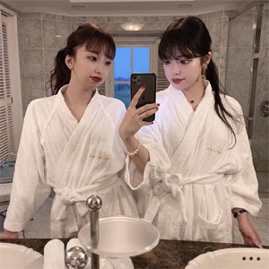 右マリナ 左ユリナ