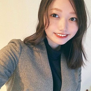 エリ（ERI）24歳、塾の先生