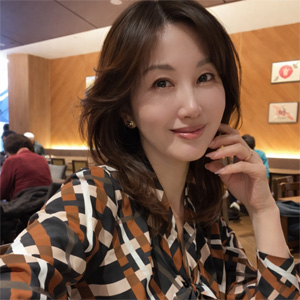 人妻、咲子（さきこ）49歳、既婚者