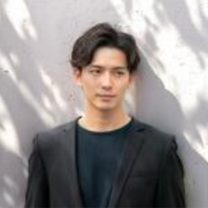 賢治（けんじ）結婚式場の経営者