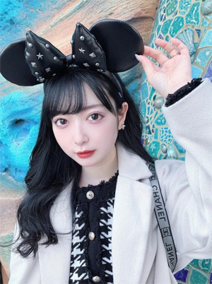 凛（りん）27歳、ディズニーランドにて